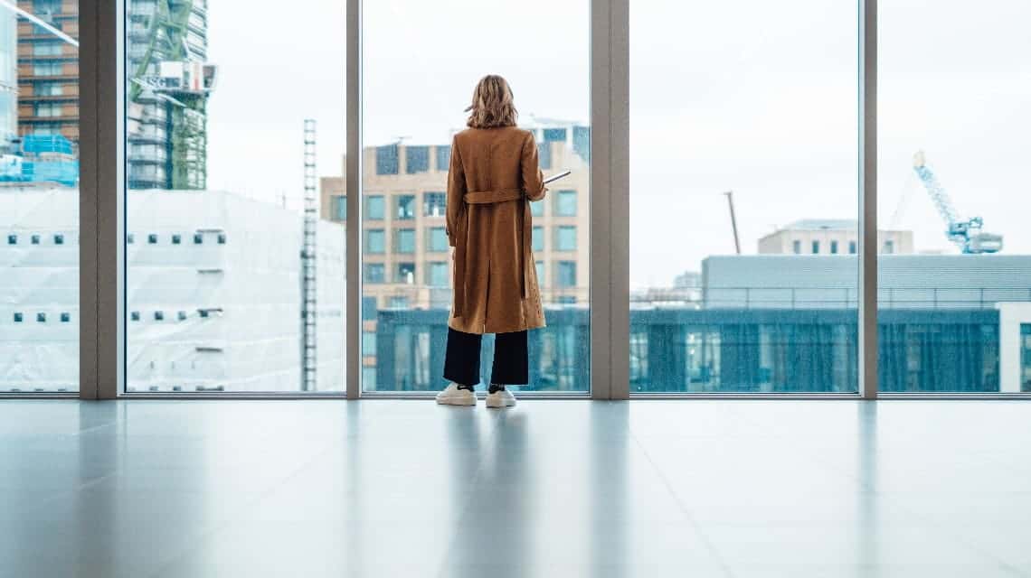 What is a real estate consultant?