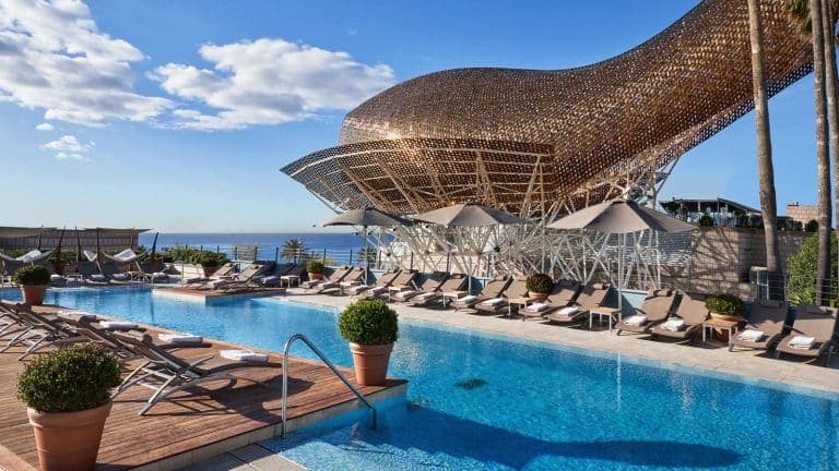 family-pool-hotel-arts-barcelona-1600x900-1-768x432