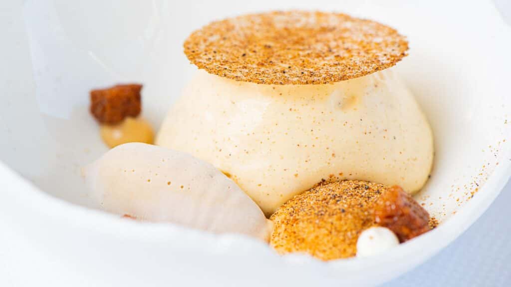 Cook with Stéphane Décotterd – #5: Pain d’épices and rum-soaked raisin pudding, accompanied by light mousse with seasonal spices